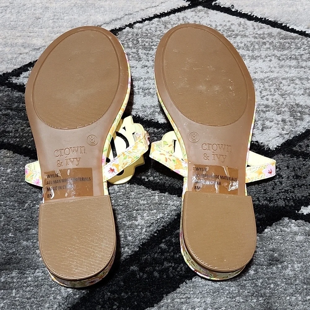 CROWN & IVY WYLIE PAINTED PETALS SLIP-ON FLORAL SANDALS SIZE 8M